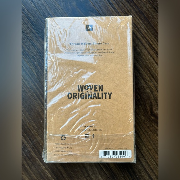 Thread Wallet IPhone 11 Case - Picture 2 of 2